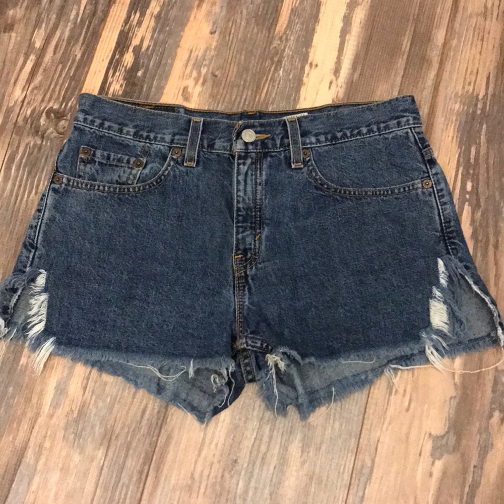 Vintage Levi’s cutoff jean shorts sz 9
